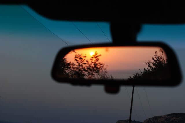 A vehicle rear view mirror